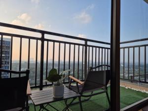 2 Rooms unit w Balcony & Spectacular view - 4 pax