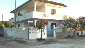 Casa Vacanze L'Oleandro - Lendinuso