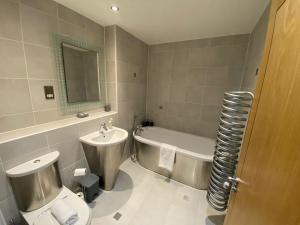 *Modern 2 bed apartment in the heart of Cardiff*
