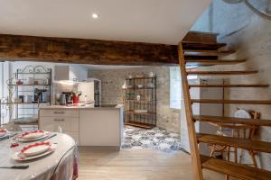 Maisons de vacances Gite La Tourette - Charme atypique : photos des chambres