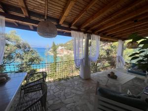 Robinsone House La Storia