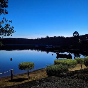 Riverlake House - frente ao lago e com jardim