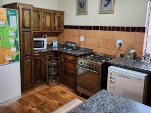 Ekuthuleni River Front Chalets Hoedspruit