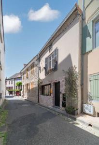 Maisons de vacances Grande Maison Cusset - Maison de ville et Studio : Chambre Double - Vue sur Parc