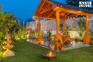 StayVista at The Oakridge 4BR in Chamba with Jacuzzi, nearby activities at Khajjiar Mini Switzerland of India