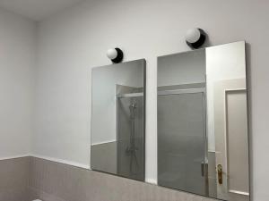 Beach, shopping a few meters away