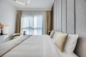 Stunning 2 Bedroom in Emaar Beachfront