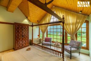 StayVista at The Oakridge 4BR in Chamba with Jacuzzi, nearby activities at Khajjiar Mini Switzerland of India
