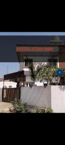 hotel stay inn new
