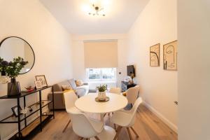 Your Antwerp Adventure Sleeps 4