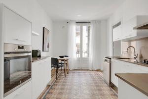 Blueground El Born furnished equipped BCN-34