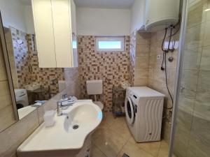 Apartment Ćelić with Terrace