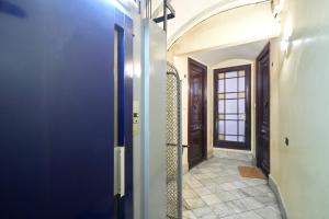 Classic catalan family apartment with balcony by Maison Piñata