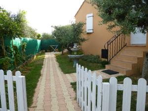 Maisons de vacances L'Oliveraie : photos des chambres