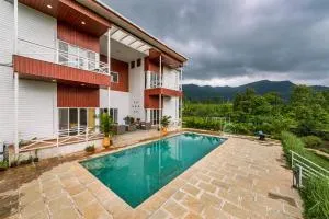 SaffronStays Aranyaani - Jambrung 