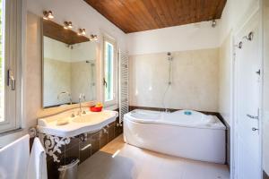 Tenuta dellInviolata Guest House