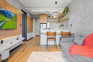 Welter You 1dorm e Piscina Aquecida by Achei