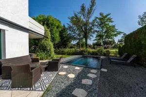 1ère ligne sur le golf piscine, clim, barbecue - 旺达尔格