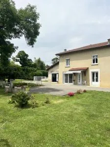 Corps de ferme à 50min de Lyon - Beaurepaire