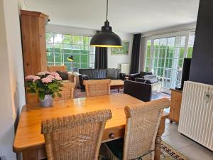 Vakantiebungalow met grote tuin OK54