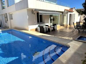 Mercuri Albir con piscina privada