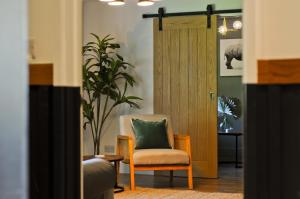 Adgestone Villa - A Luxurious Countryside Escape with Heated Pool, Near Sandown Beach, Dog Friendly in Rural Sandown - Perfect Getaway for Family & Friends