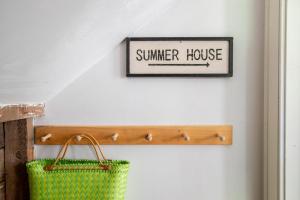 Gorgeous Traditional Home Modern Amenities Downtown Harwichport