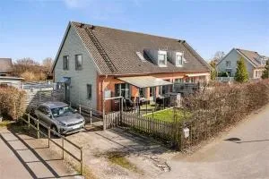 5-Bed-Rooms House with Jacuzzi, Free Parking, and 2 Toilets-Bath in Malmö - 赫尔湾