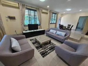 Lovely Kuching City Luxury Home - Kuching