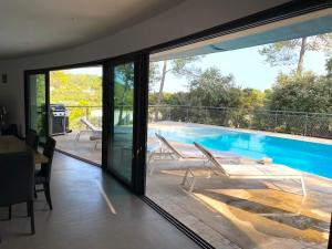 Villas Superbe et spacieuse propriete avec piscine et spa : photos des chambres