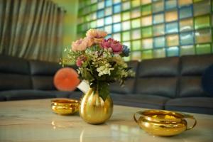 The HR STAY INN TIRUPATI - LUXURY HOMESTAY - NEAR ALIPIRI BUS STAND AND KAPILATEERTHAM - 24 HRS HOT WATER-150 MBPS SPEED FREE WIFI &OTT APPS