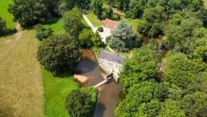 Le chant de la rivière en Berry - La Verrerie Le chant de la rivière en Berry - La Verrerie