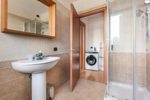 GuestHost - Dreamlike Venice