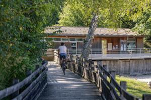 Campings Flower Camping de Rouffiac : photos des chambres