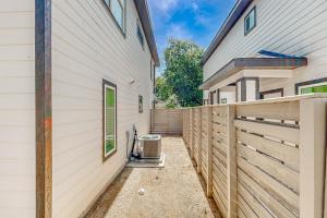 Private Townhome | Close to Everything | Patio