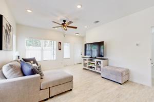 Private Townhome | Close to Everything | Patio