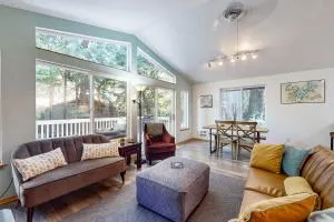 Harstine House - Allyn