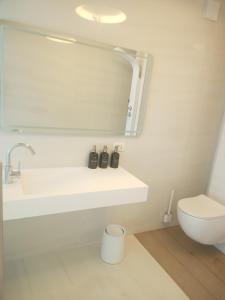 Smart Luxury Suites & Apartments img76