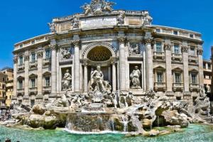 Little gem in Trevi Fountain