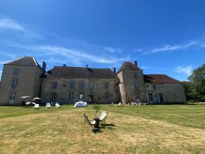 B&B / Chambres d'hotes Chateau de Grandsagne : photos des chambres