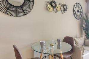 Appartements Joli duplex avec jardin, 2 personnes, Ecully : photos des chambres