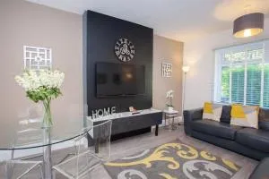 Beautifully Designed Pollok House - Hurlet