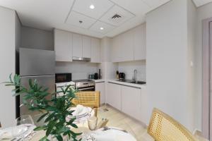Maison Privee - Charming Retreat with Panoramic Views on Yas Island