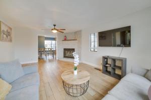 Pet-Friendly Hollister Getaway with Grill!