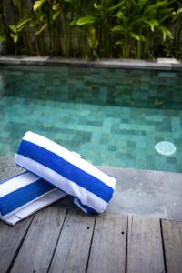 Tropical Loft Steps Away from the Beach! Hidden GEM!