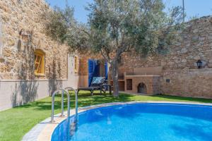 Villa Oliva Sleeps 8 with Gym
