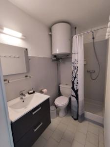 Appartements Near the port and the beach : photos des chambres