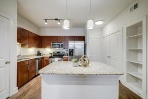 UBP - Chic High Design 1 Bed Montrose