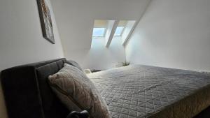 Apartment 1 Pearl 