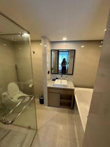 Spacious apartment 600m from the beach